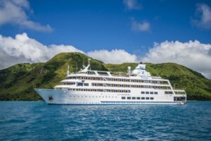 Reef Endeavor - Best Fiji Liveaboard Scuba Diving